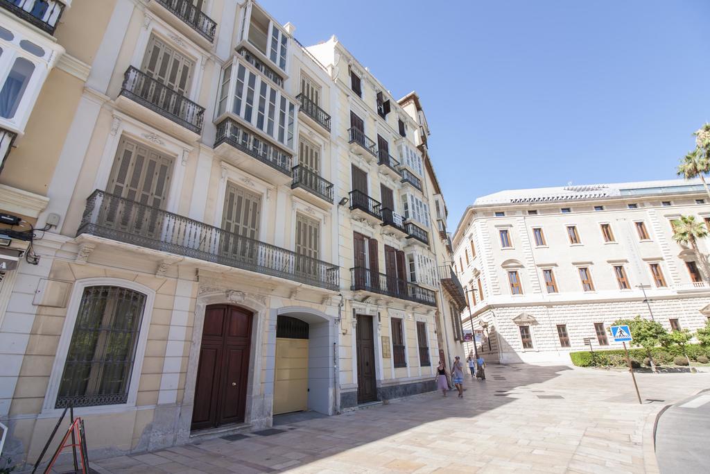 Cortina ! Málaga